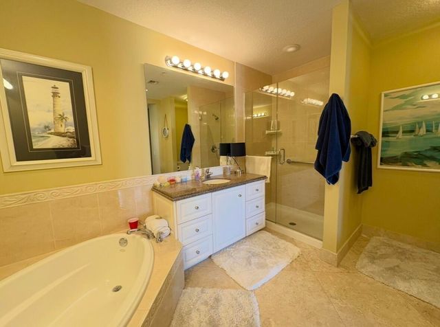 14 W Harbour Isle Dr Drive W 106, Fort Pierce, FL 34949