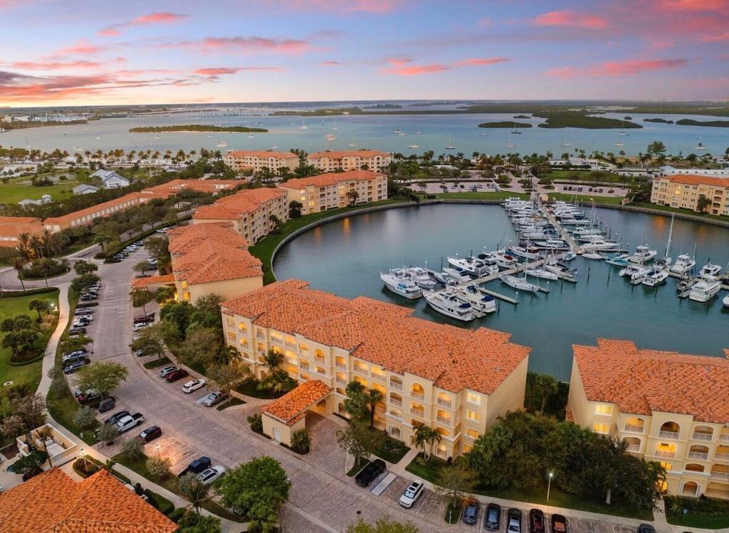 14 W Harbour Isle Dr Drive W 106, Fort Pierce, FL 34949