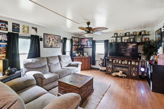 260 Florence Road, Constantine Vllg, MI 49042