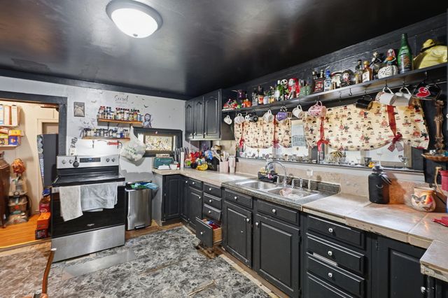 260 Florence Road, Constantine Vllg, MI 49042