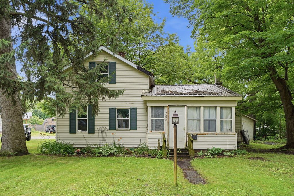 260 Florence Road, Constantine Vllg, MI 49042
