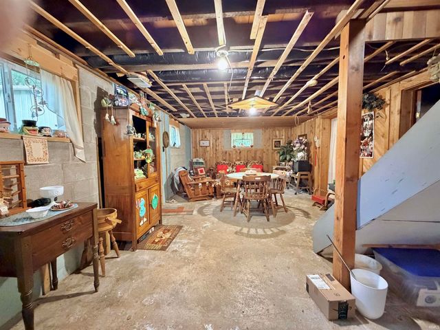 8542 W 25 South, Logansport, IN 46947