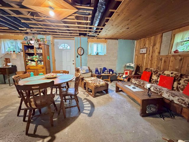 8542 W 25 South, Logansport, IN 46947