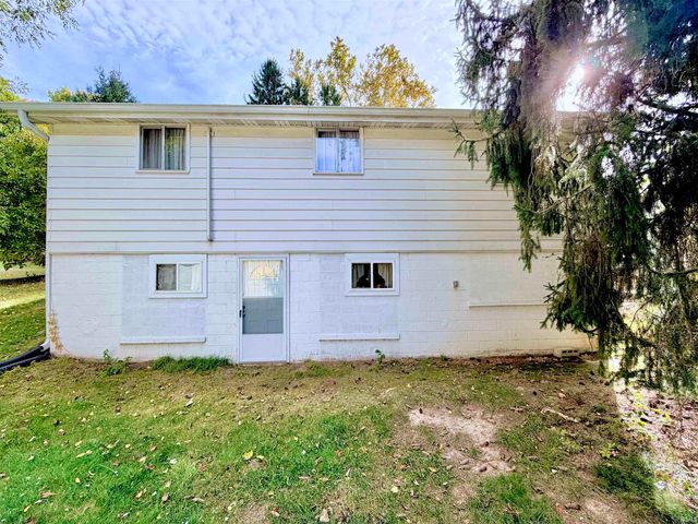 8542 W 25 South, Logansport, IN 46947