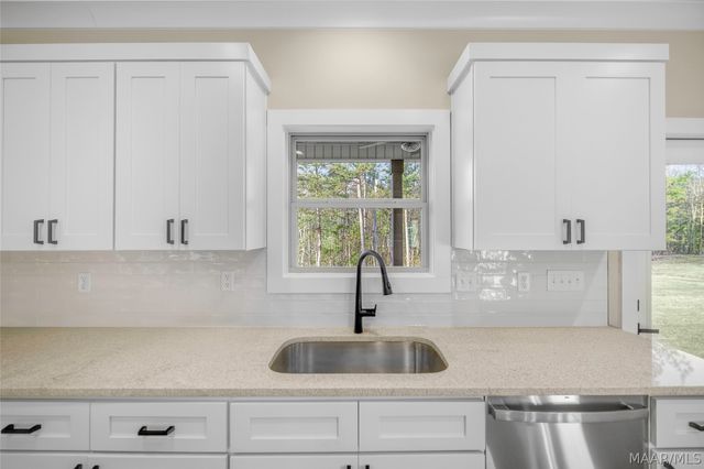 210 Madix Drive, Eclectic, AL 36024