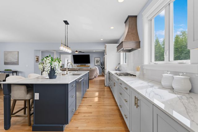 13 Stone Creek Drive, Brentwood, NH 03833