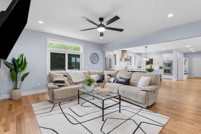 13 Stone Creek Drive, Brentwood, NH 03833
