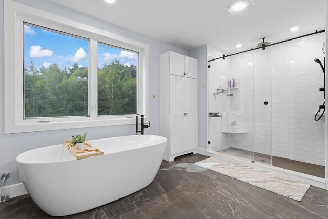 13 Stone Creek Drive, Brentwood, NH 03833