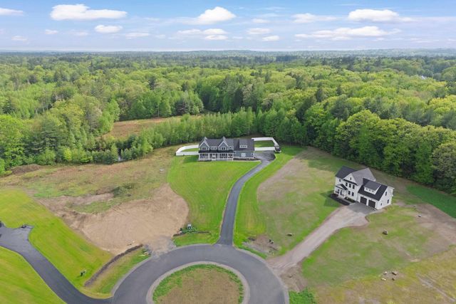 13 Stone Creek Drive, Brentwood, NH 03833
