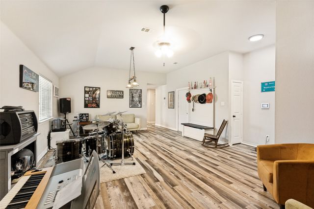 11528 Cactus Springs Drive, Fort Worth, TX 76244