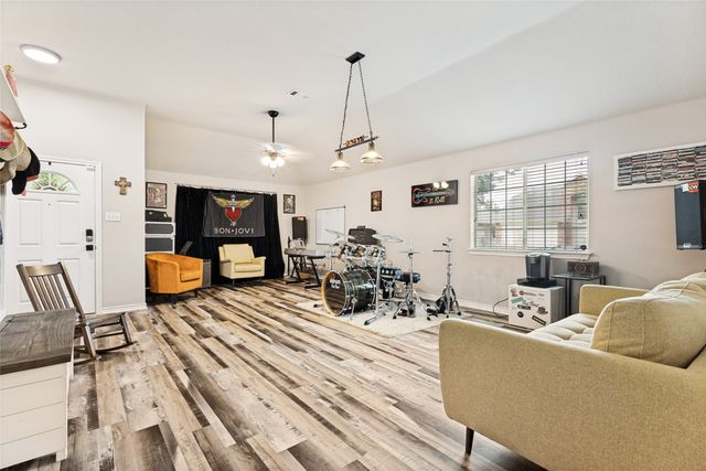 11528 Cactus Springs Drive, Fort Worth, TX 76244