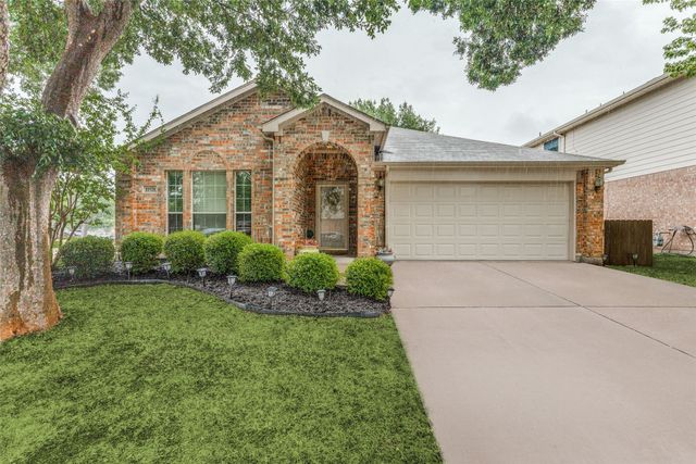 11528 Cactus Springs Drive, Fort Worth, TX 76244