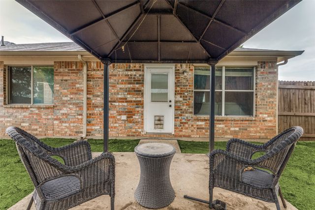 11528 Cactus Springs Drive, Fort Worth, TX 76244