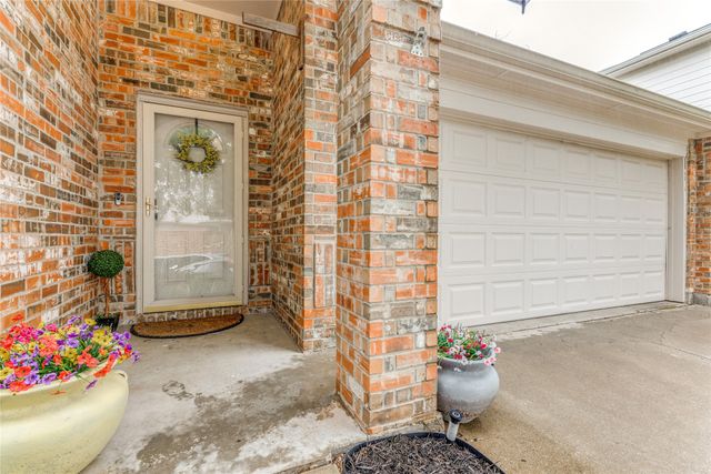 11528 Cactus Springs Drive, Fort Worth, TX 76244