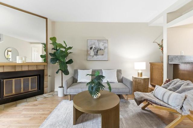 1442 Essex 4, San Diego, CA 92103