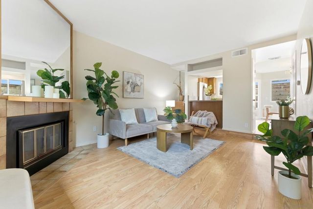 1442 Essex 4, San Diego, CA 92103
