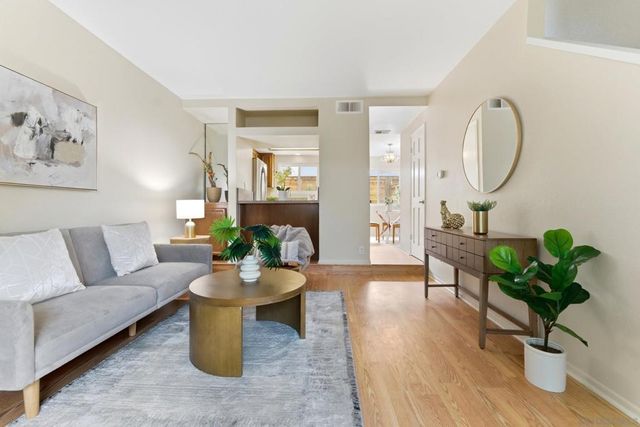 1442 Essex 4, San Diego, CA 92103