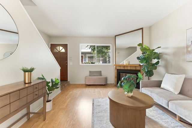 1442 Essex 4, San Diego, CA 92103