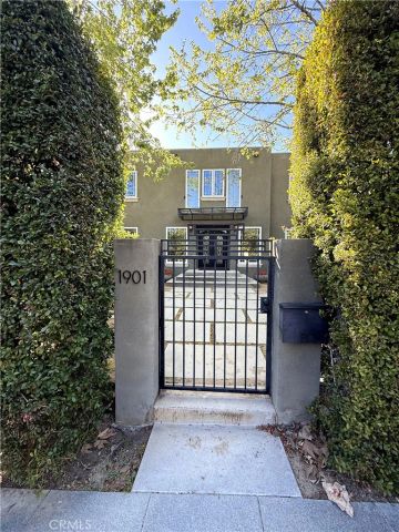1901 N Catalina, Los Angeles, CA 90027