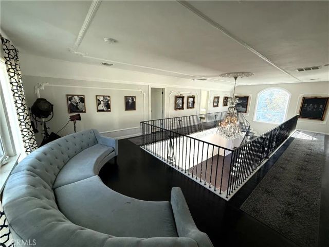 1901 N Catalina, Los Angeles, CA 90027