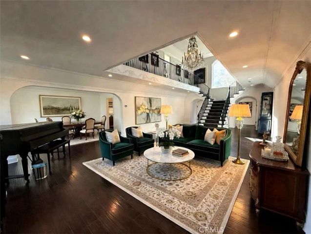 1901 N Catalina, Los Angeles, CA 90027