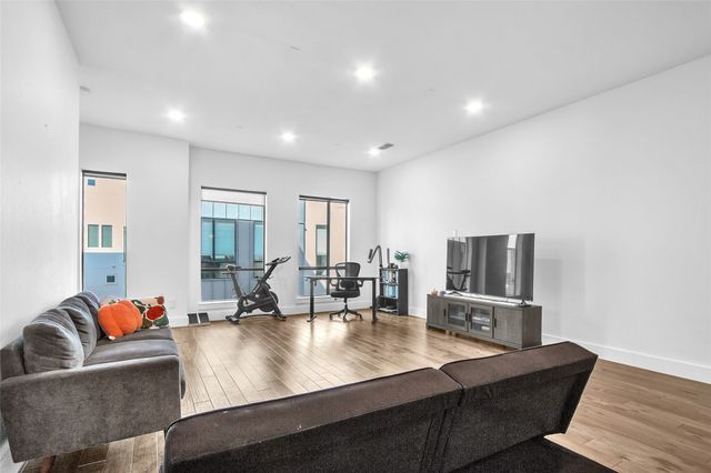 4934 Camdale Court, Dallas, TX 75206