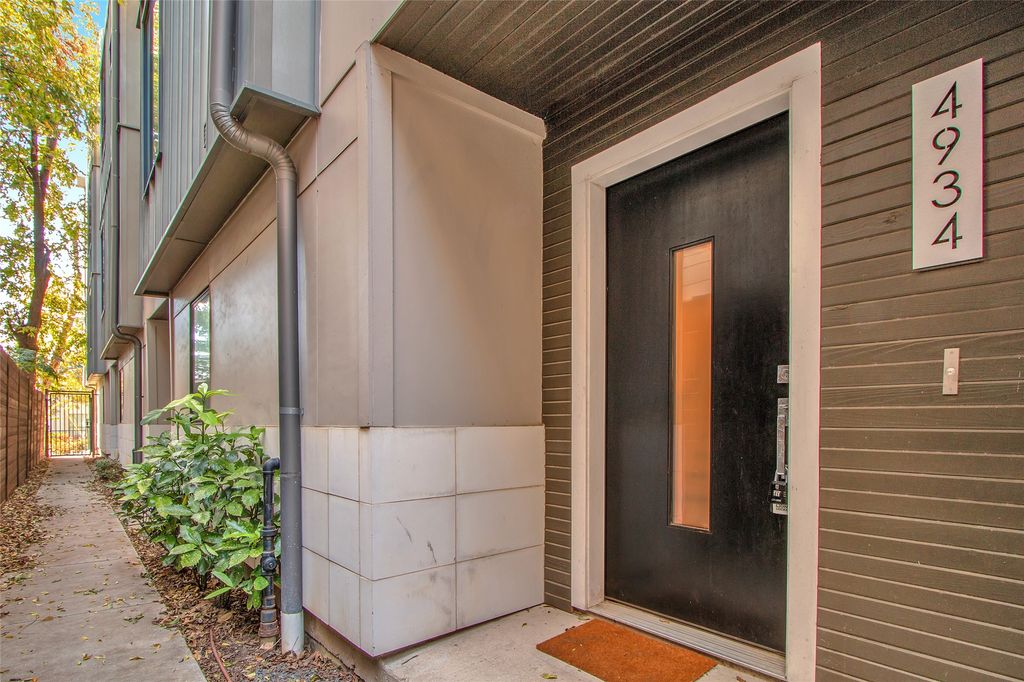 4934 Camdale Court, Dallas, TX 75206