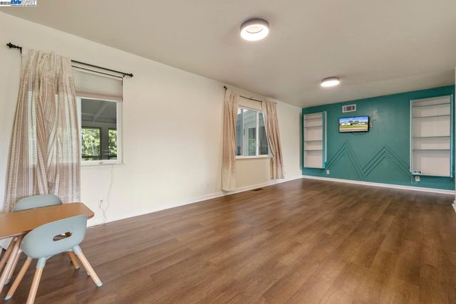 2155 Portola Ave, Stockton, CA 95209