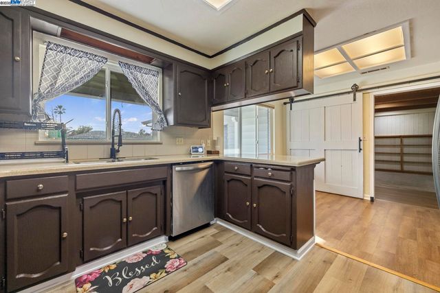 2155 Portola Ave, Stockton, CA 95209