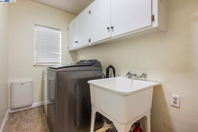 2155 Portola Ave, Stockton, CA 95209