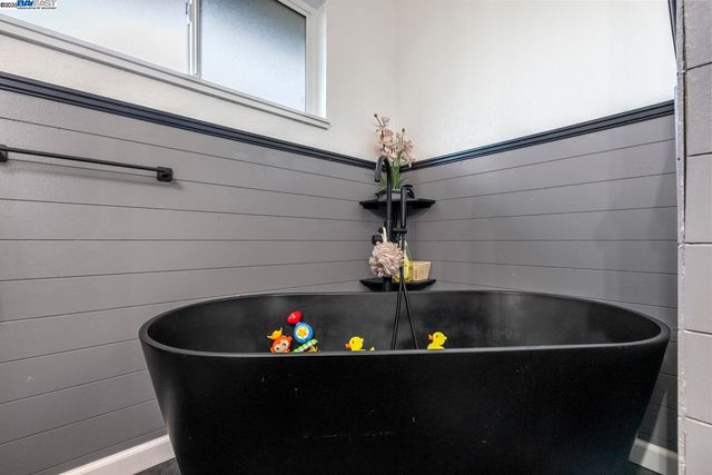 2155 Portola Ave, Stockton, CA 95209