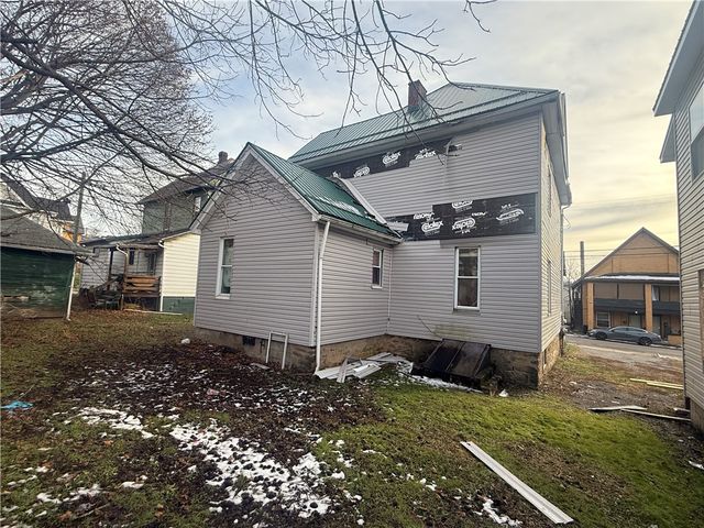 410 E Locust St, City Of But Ne, PA 16001