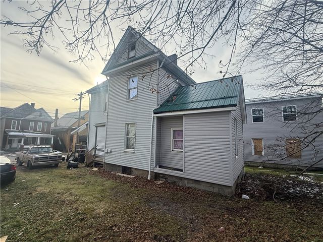 410 E Locust St, City Of But Ne, PA 16001