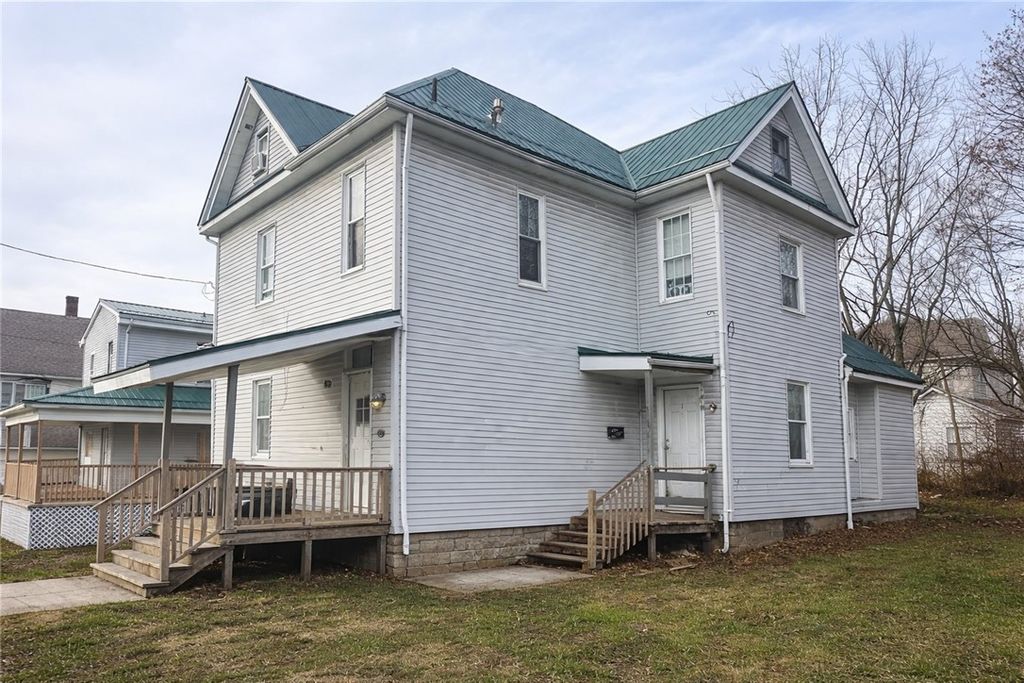 410 E Locust St, City Of But Ne, PA 16001