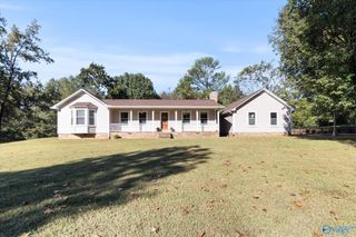 25325 Hunter Gates Road, Lester, AL 35647
