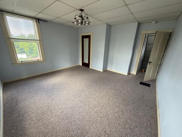 29 E Crescent Avenue, Woodlawn, KY 41071