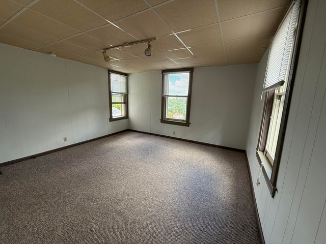 29 E Crescent Avenue, Woodlawn, KY 41071