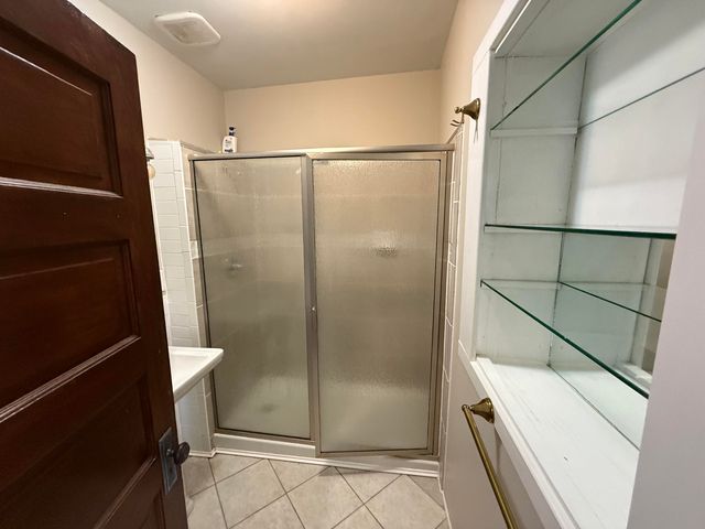 29 E Crescent Avenue, Woodlawn, KY 41071