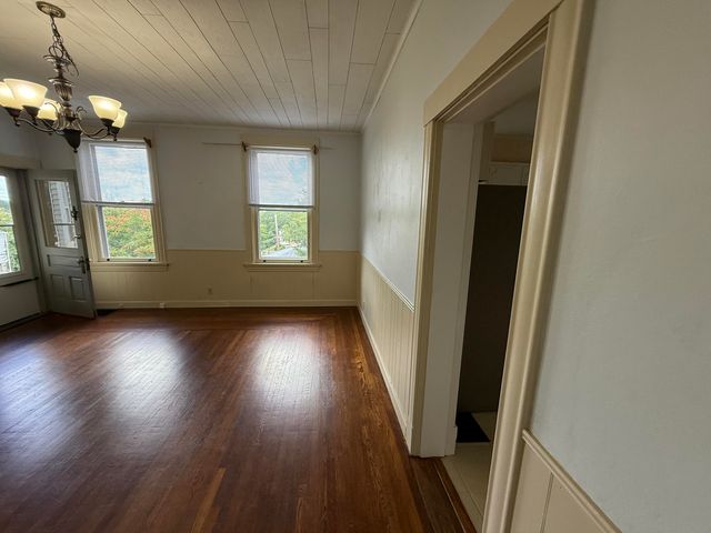 29 E Crescent Avenue, Woodlawn, KY 41071