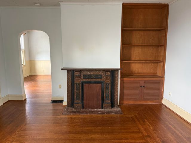 29 E Crescent Avenue, Woodlawn, KY 41071