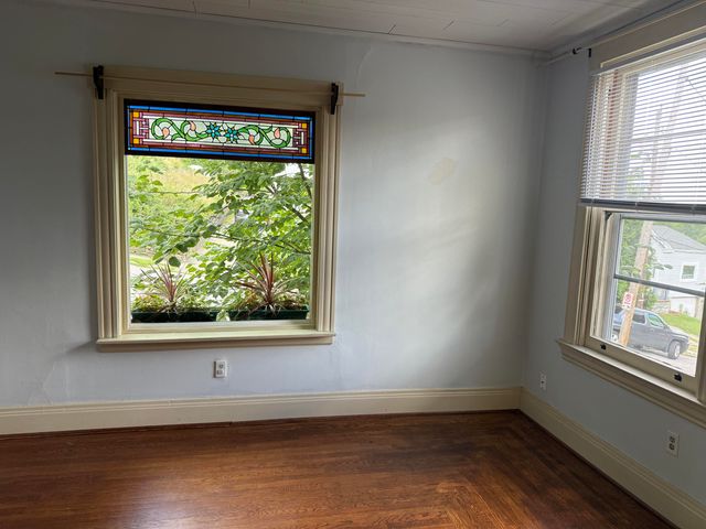 29 E Crescent Avenue, Woodlawn, KY 41071