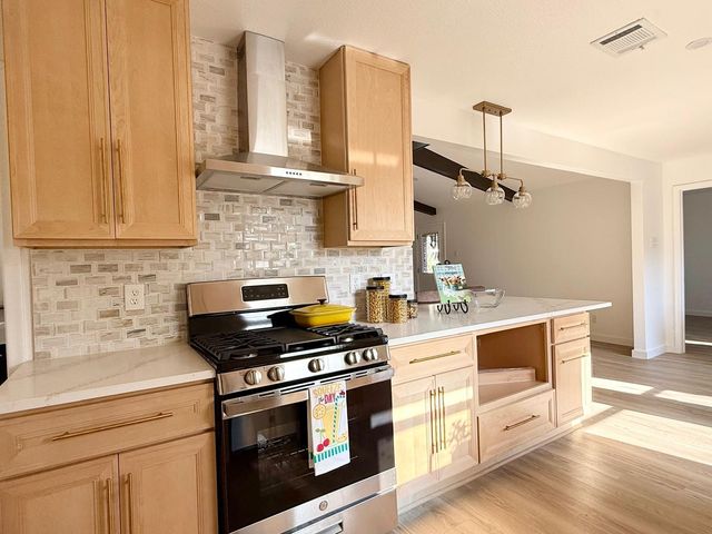 918 Bromwich Street, Garland, TX 75040