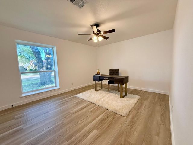 918 Bromwich Street, Garland, TX 75040