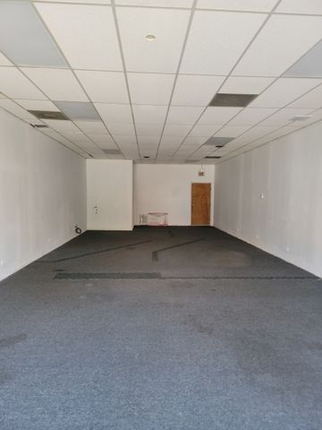 3032 N Milwaukee Avenue, Chicago, IL 60618