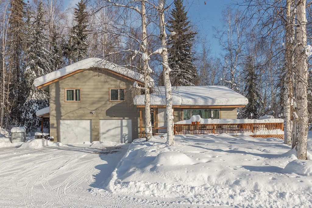 695 WHITNEY DRIVE, Fairbanks, AK 99712