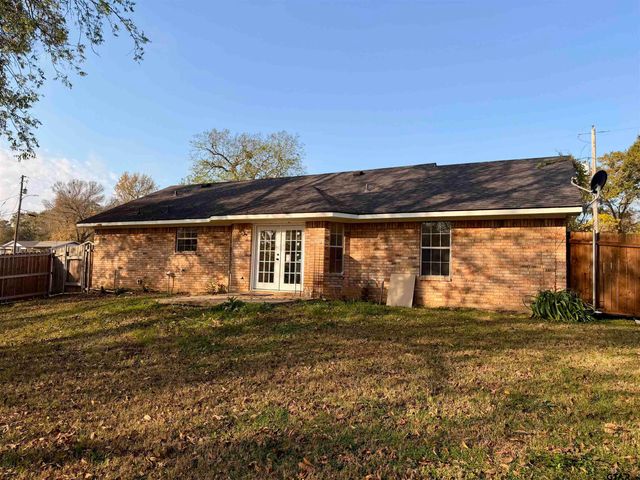 115 Austin Ave, Mount Pleasant, TX 75455