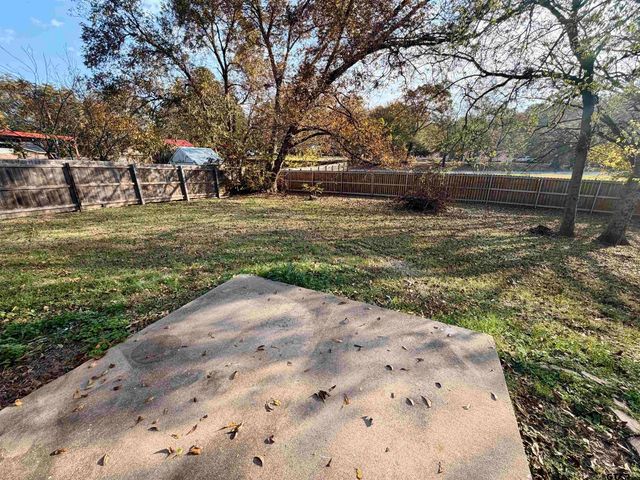 115 Austin Ave, Mount Pleasant, TX 75455