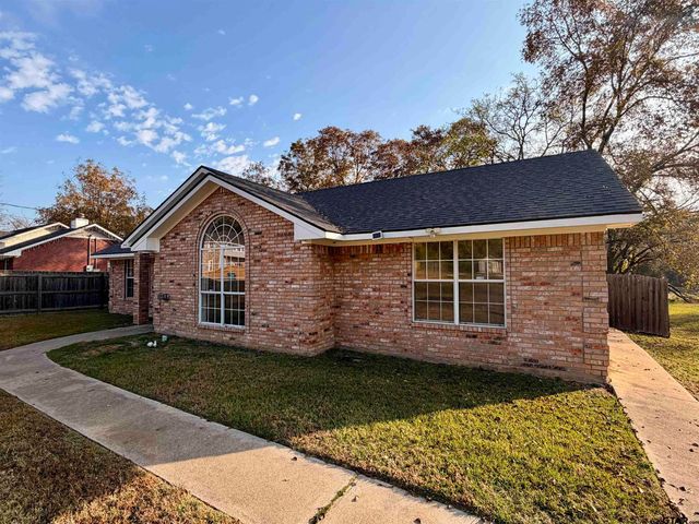 115 Austin Ave, Mount Pleasant, TX 75455