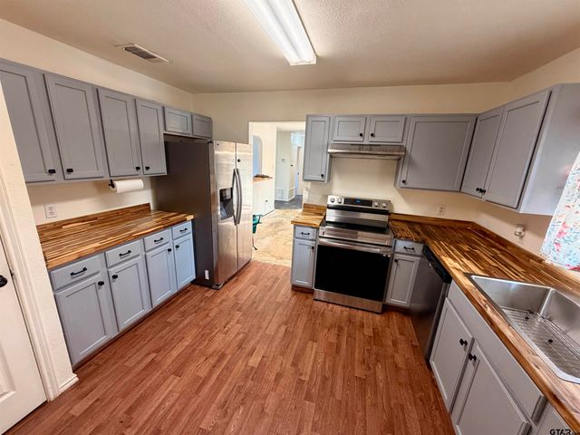 115 Austin Ave, Mount Pleasant, TX 75455