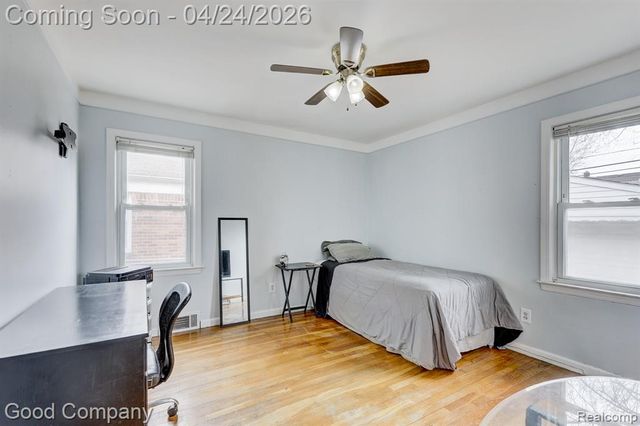 20420 Roscommon Street, Harper Woods, MI 48225